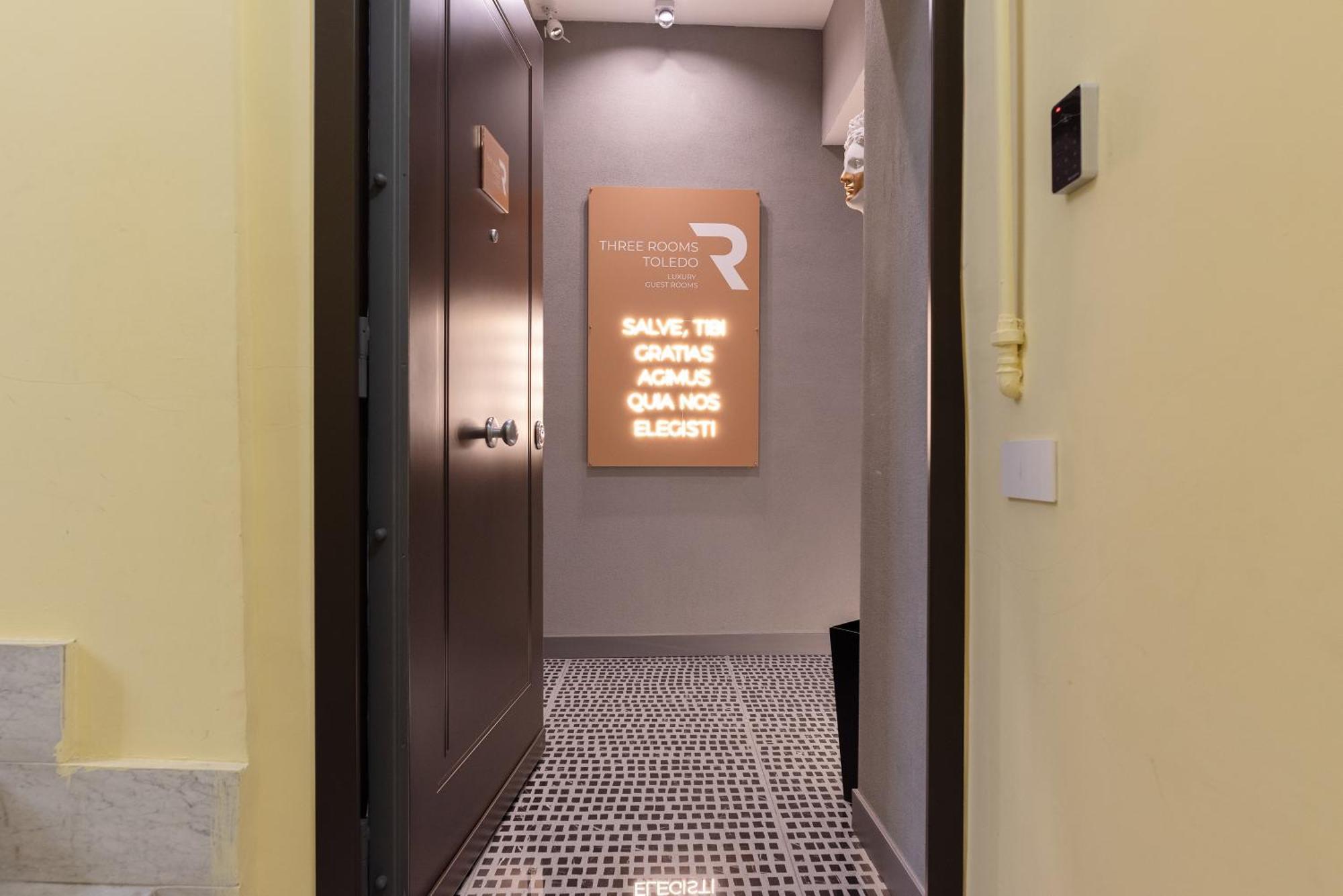 Three Rooms Toledo ナポリ エクステリア 写真