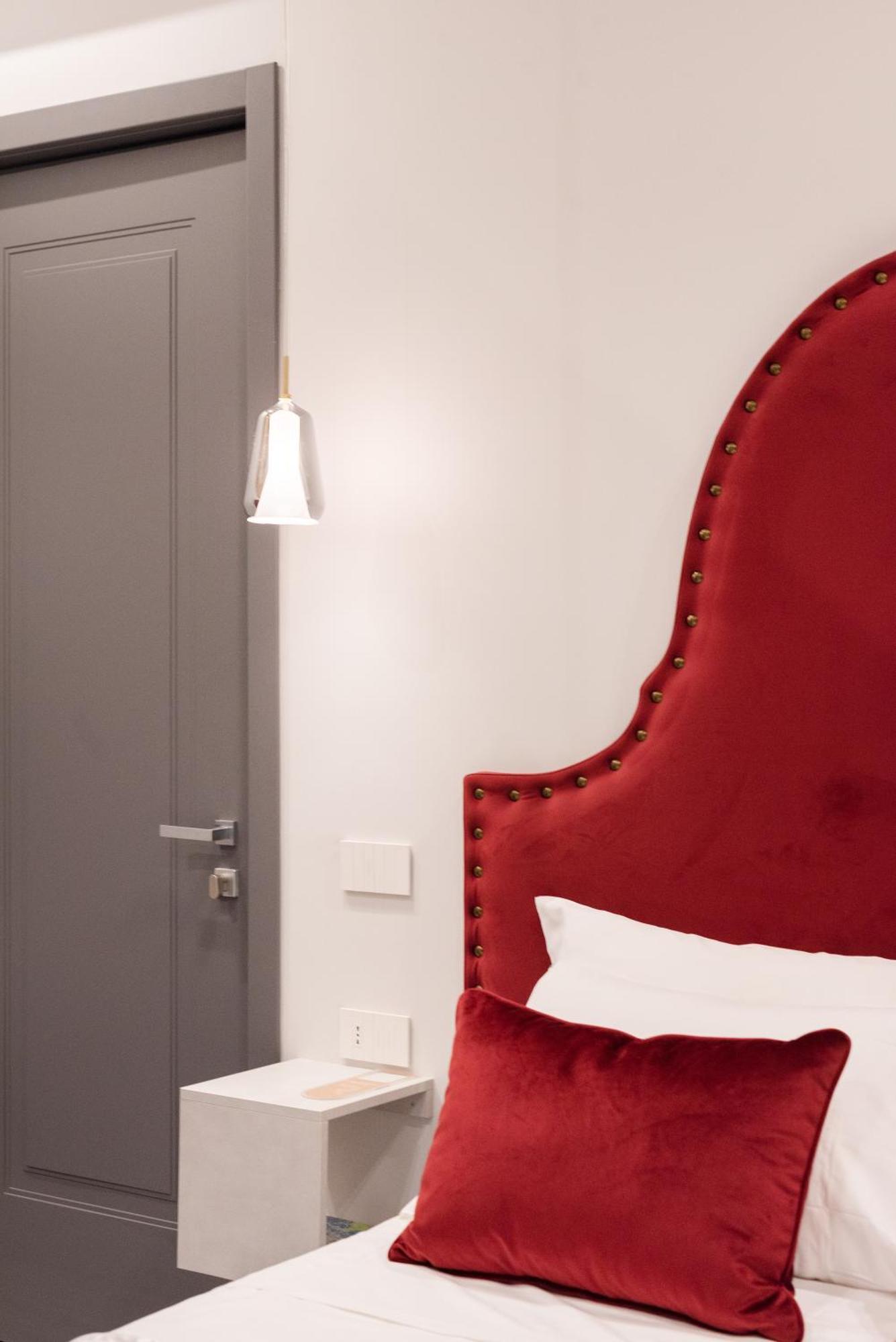 Three Rooms Toledo ナポリ 部屋 写真